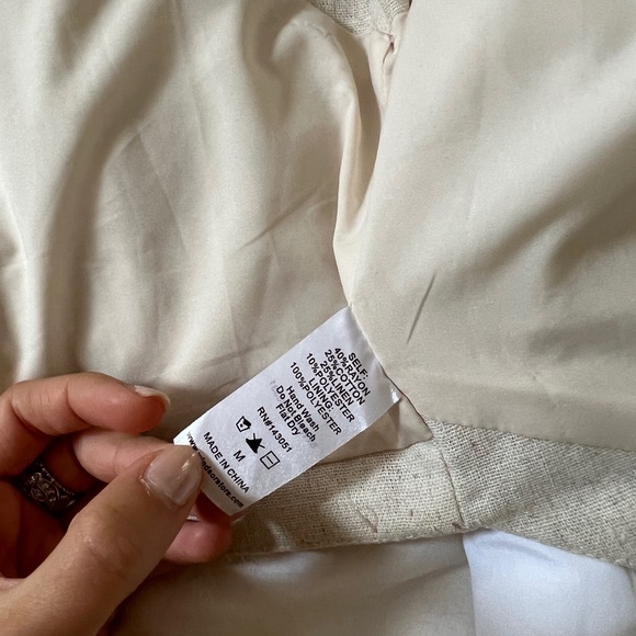 SOLD XX Linen Vest - Picture 4 of 6